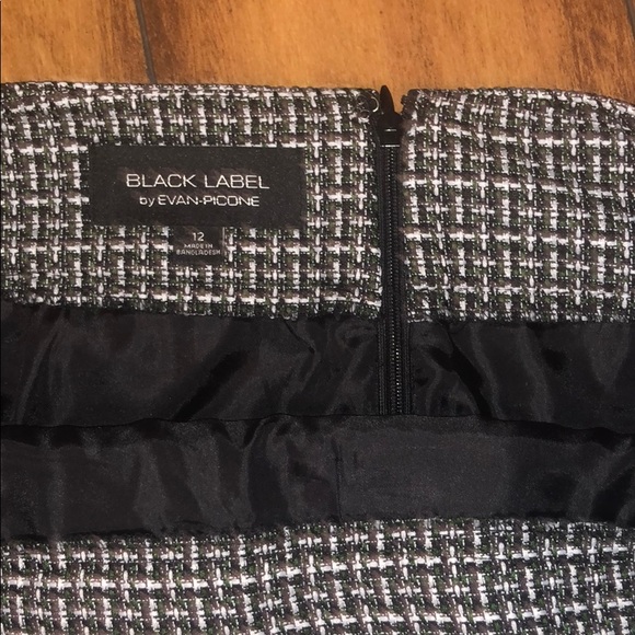 EVAN PICONE BLACK LABEL HOUNDSTOOTH PENCIL SKIRT. - Picture 4 of 5